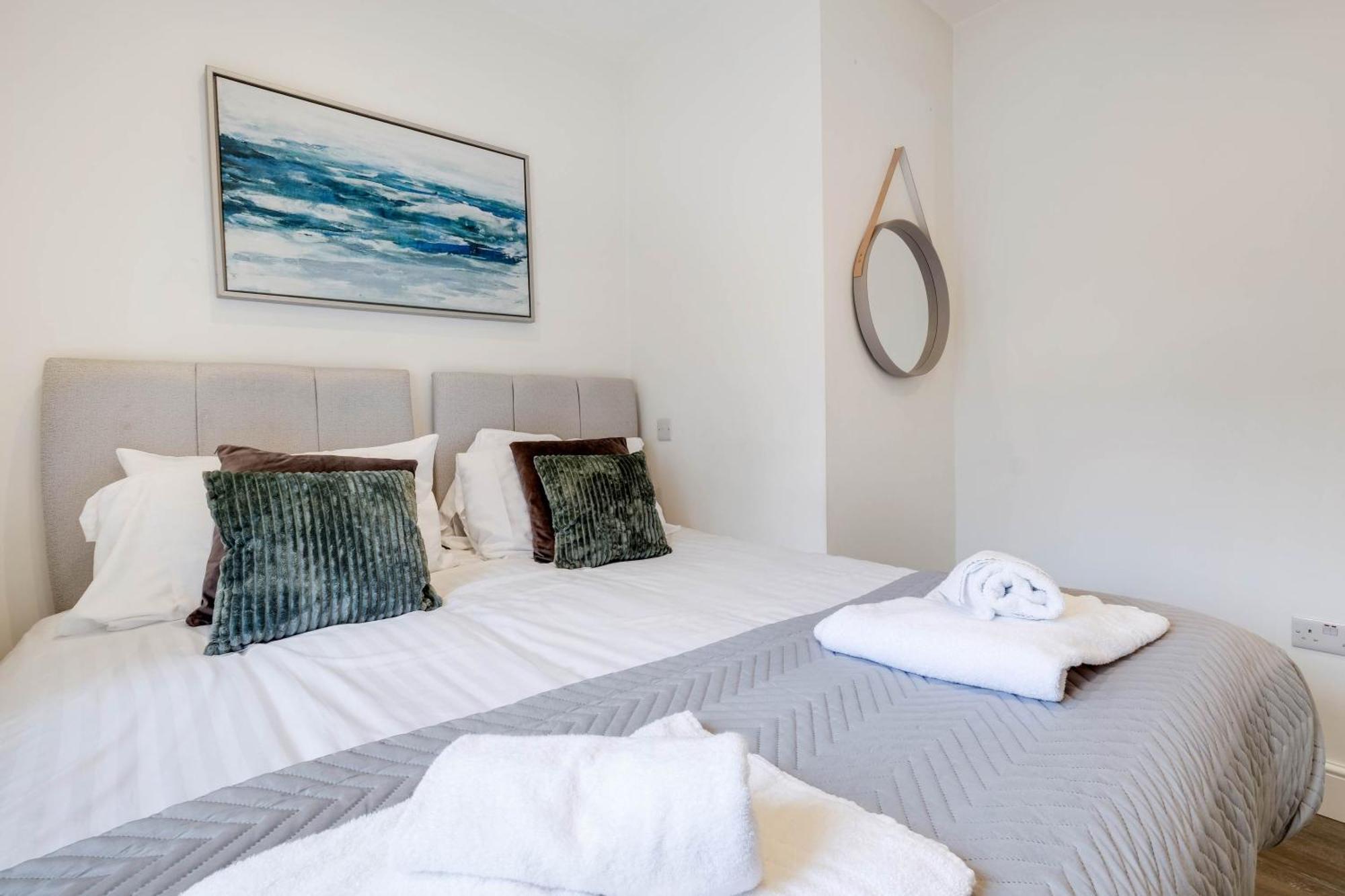 Apartment West Near Station With Parking - 360