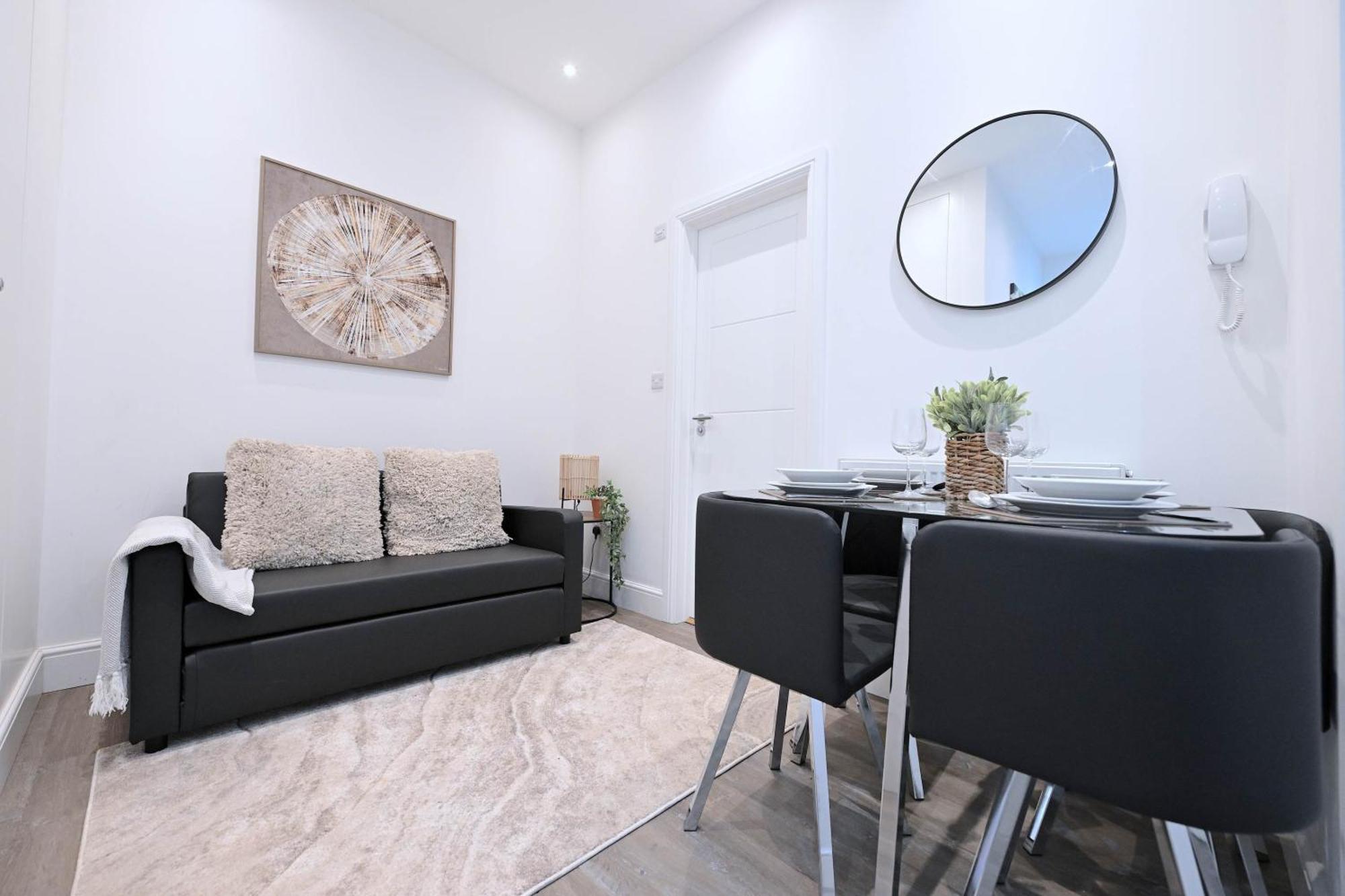 Apartment West Near Station With Parking - 360
